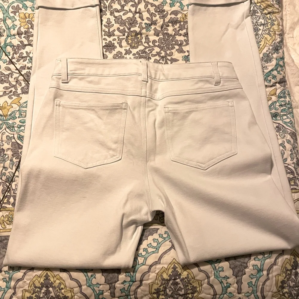 Nice white pants - Picture 3 of 3